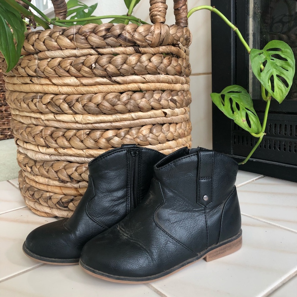 Cat & jack kids size 11 black ankle boots